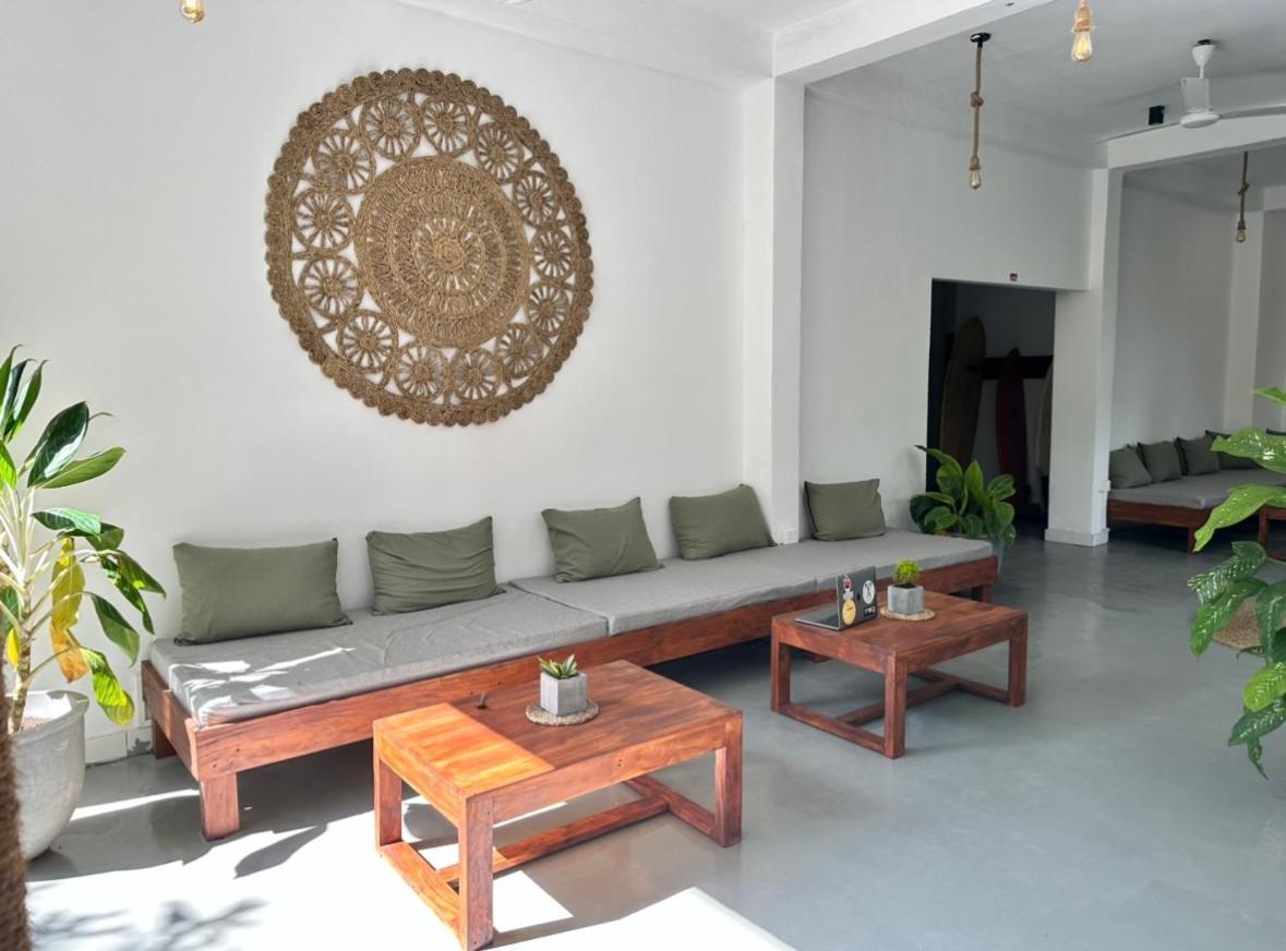 Drifter - Rooms & Food Midigama East Exteriér fotografie