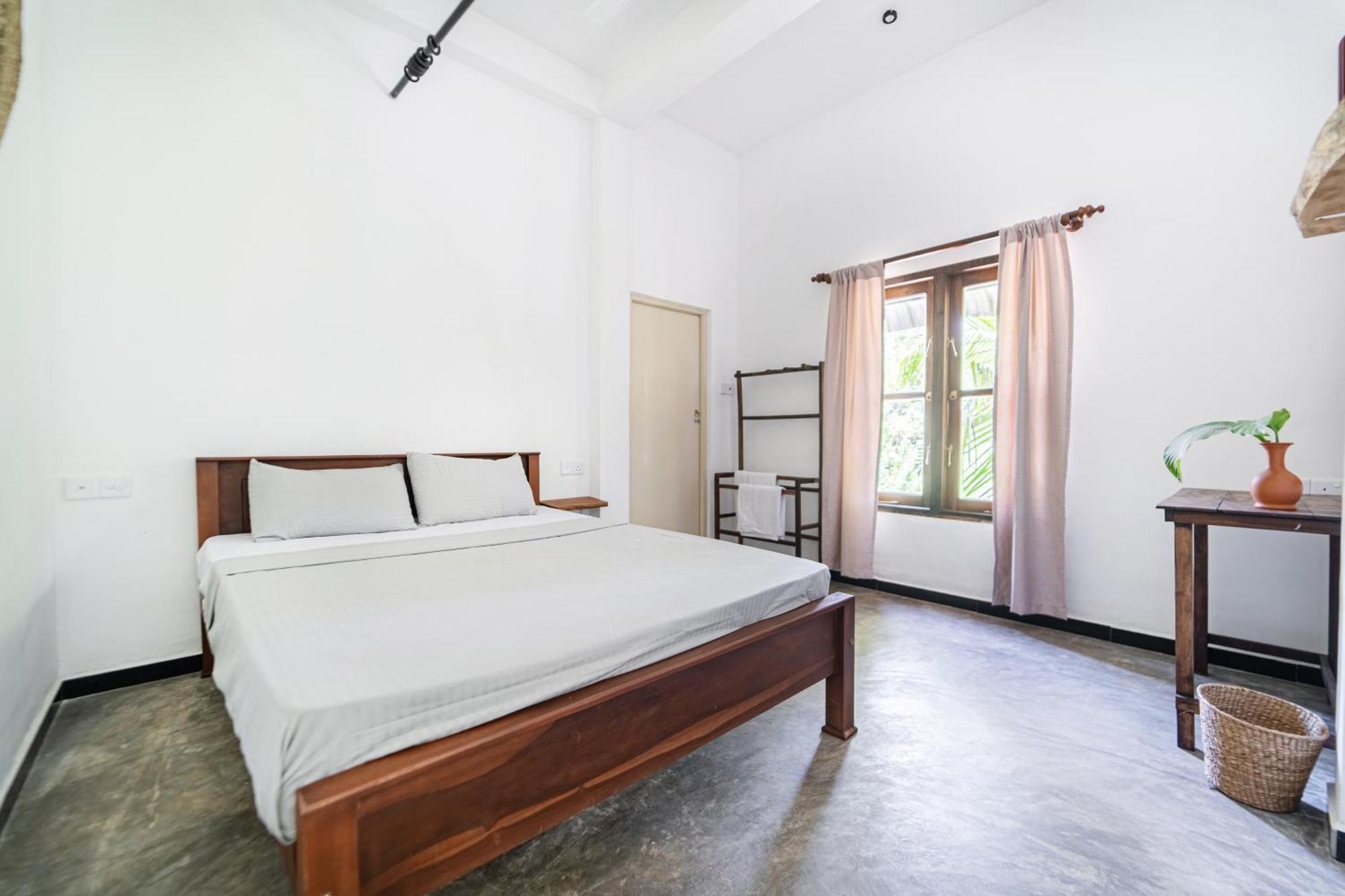 Drifter - Rooms & Food Midigama East Exteriér fotografie