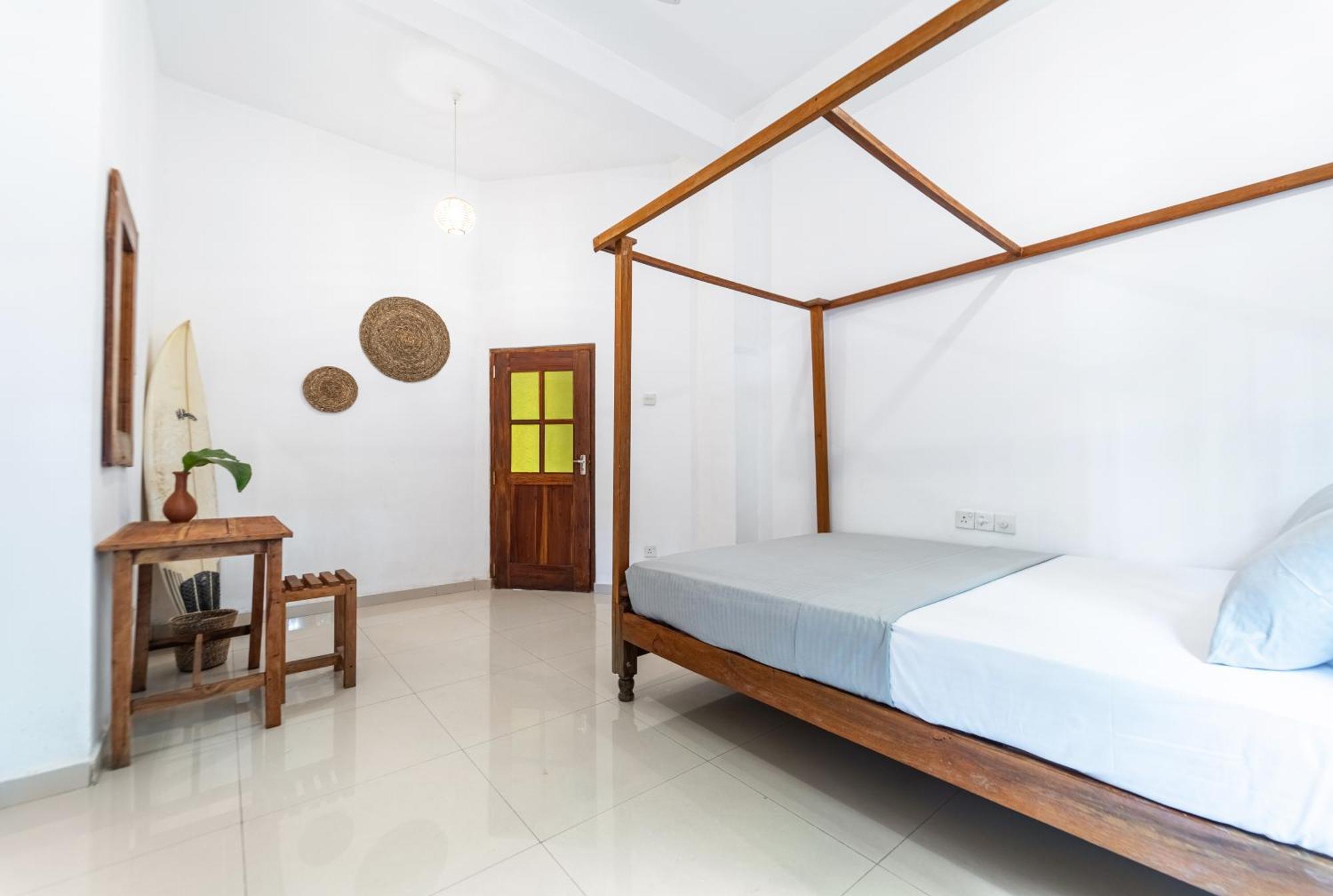 Drifter - Rooms & Food Midigama East Exteriér fotografie