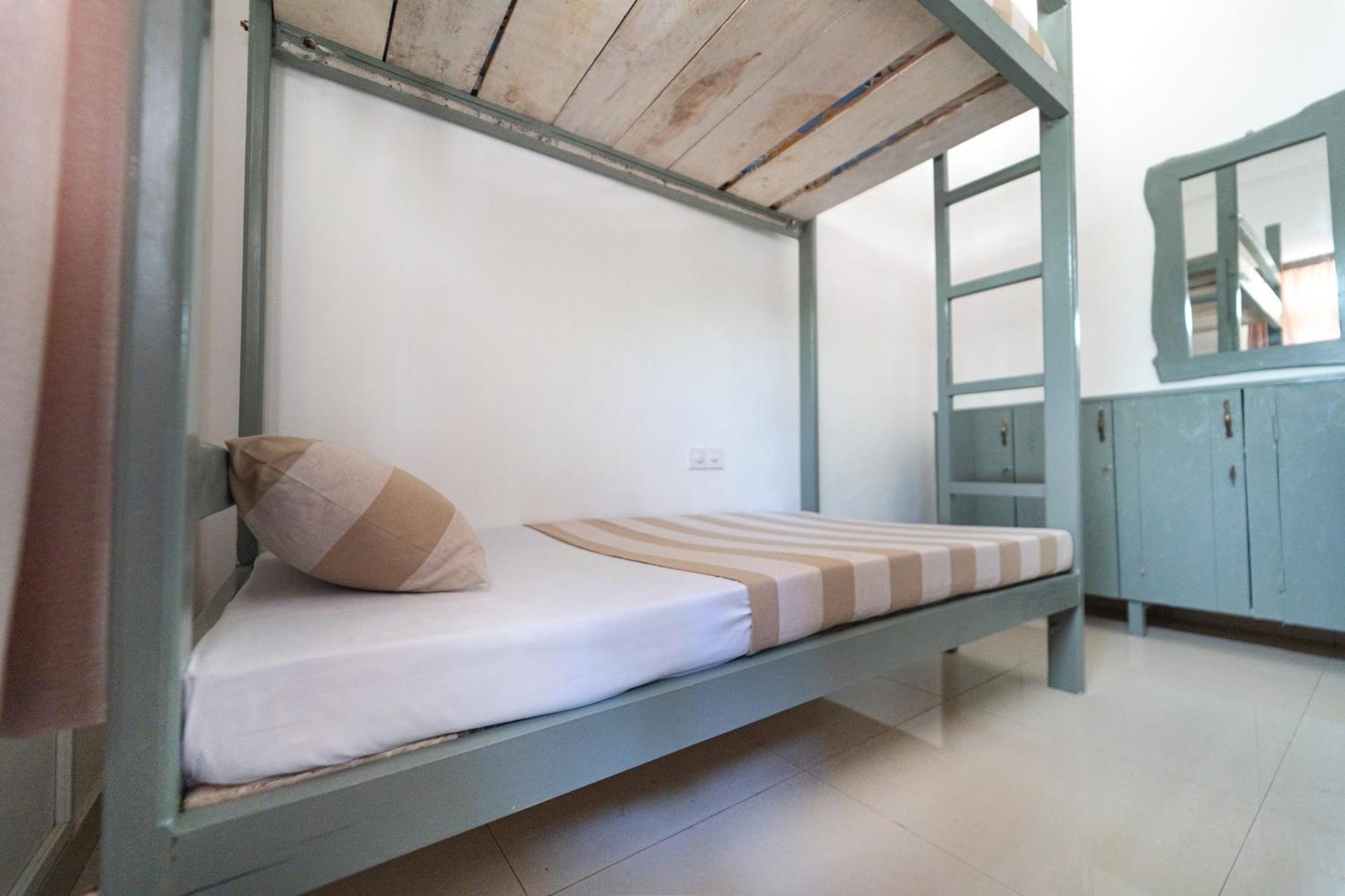 Drifter - Rooms & Food Midigama East Exteriér fotografie